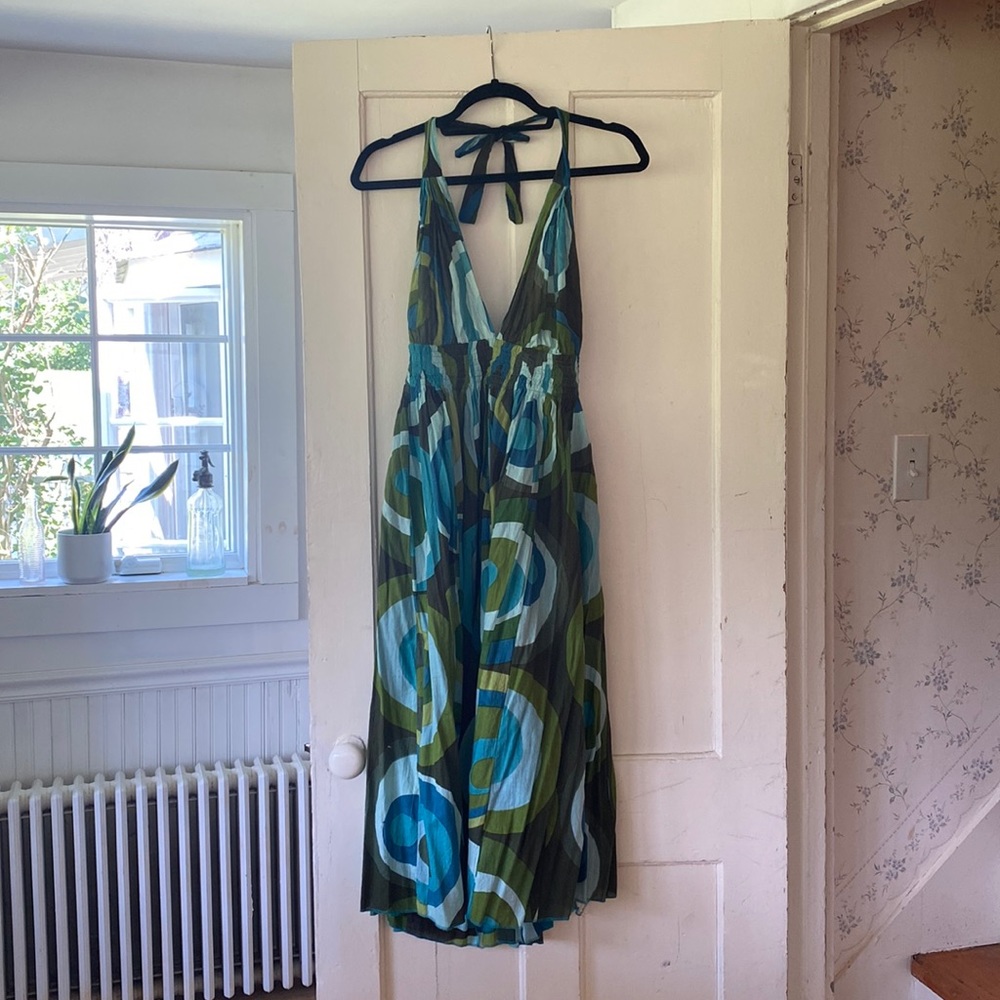 Beautiful halter summer dress. Size 8